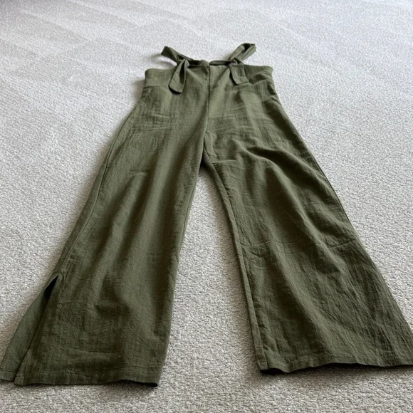 Emory Park Army Green Jumpsuit with Tie Straps Forever 21 - Picture 3 of 6